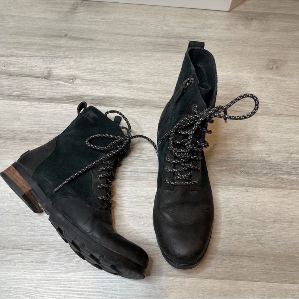 Sorel Emelie Short Lace Boot Light Rain and Heavy Rain Waterproof Black Size 8.5